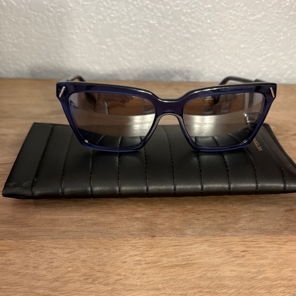 Victoria Beckham Dark Blue Sunglasses - Picture 3 of 11